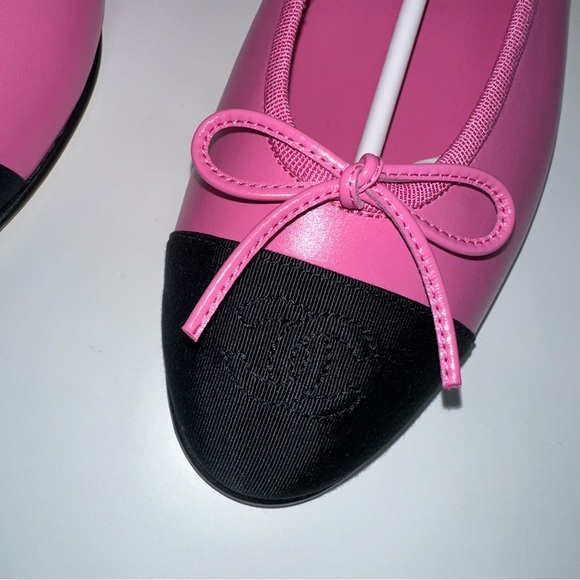 CHANEL Lambskin Grosgrain Cap Toe CC Ballerina Flats in Pink/Black - Picture 3 of 11